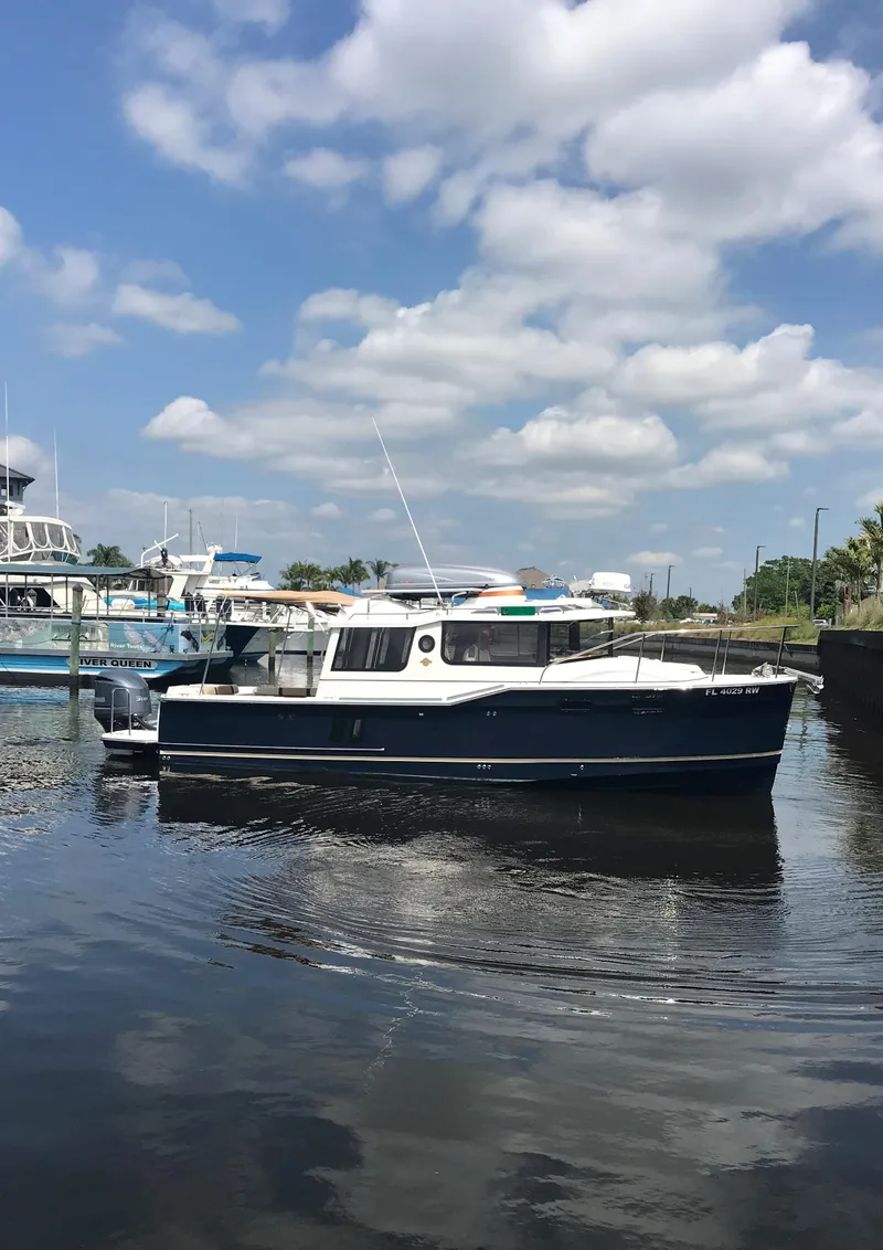 Slide: The Image of Ranger Tug R-27 2019 - 3