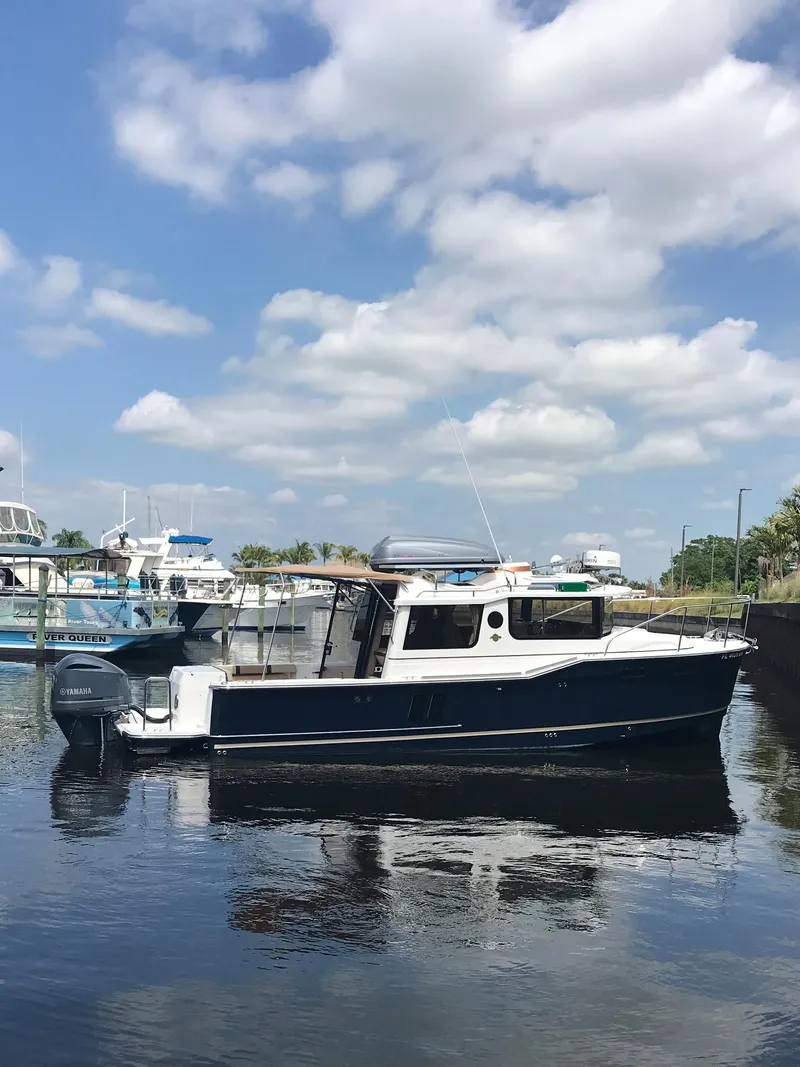 Slide: The Image of Ranger Tug R-27 2019 - 4