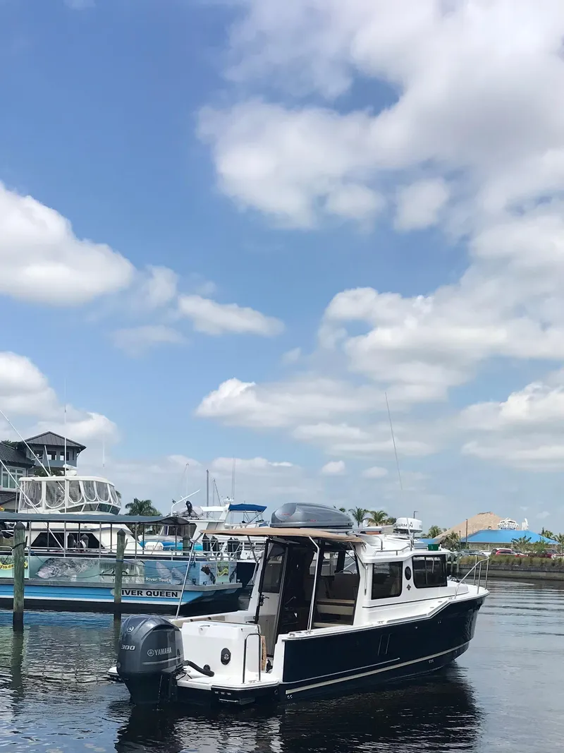 Slide: The Image of Ranger Tug R-27 2019 - 5
