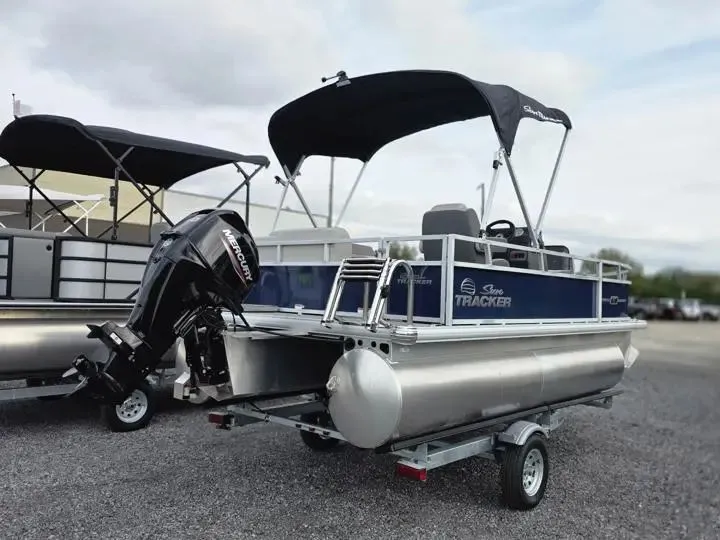 Slide: The Image of Sun Tracker Bass Buggy 16 2026 - 13