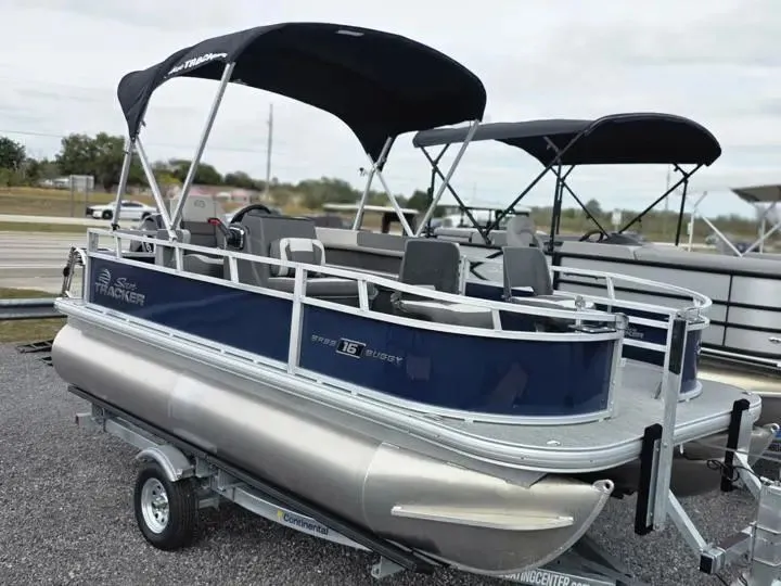Slide: The Image of Sun Tracker Bass Buggy 16 2026 - 15