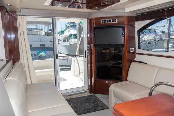 Slide: The Image of Sea Ray 390 Sedan Bridge 2010 - 6