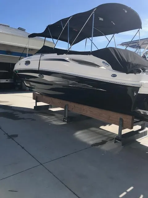 Slide: The Image of Sea Ray 260 Sundeck 2011 - 9
