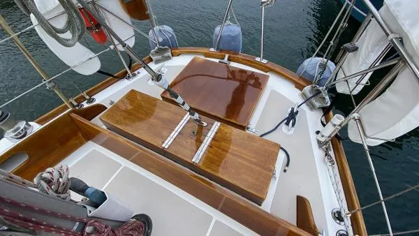 Slide: The Image of Hinckley Yachts Bermuda 40 MK III Yawl 1982 - 10