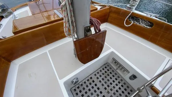 Slide: The Image of Hinckley Yachts Bermuda 40 MK III Yawl 1982 - 11