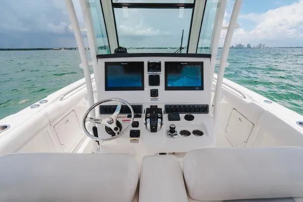 Slide: The Image of Boston Whaler 320 Outrage 2014 - 10