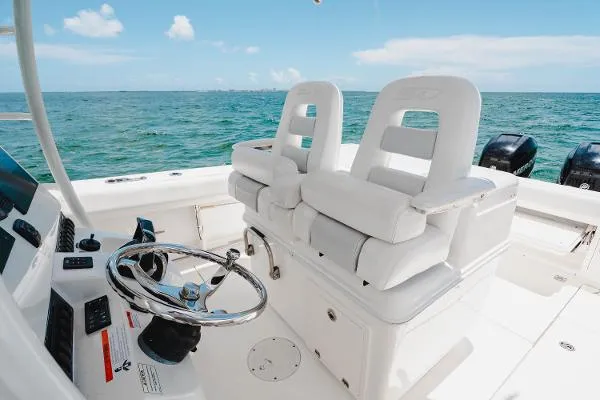 Slide: The Image of Boston Whaler 320 Outrage 2014 - 7