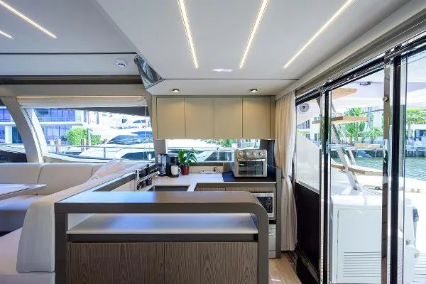 Slide: The Image of Ferretti 550 2021 - 8