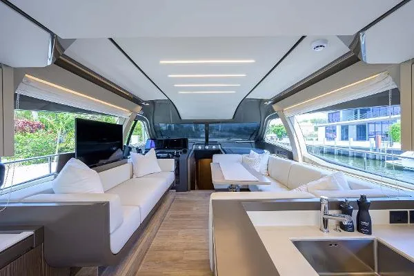 Slide: The Image of Ferretti 550 2021 - 9