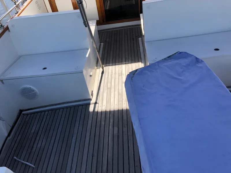 Slide: The Image of Grand Banks 42 Double Cabin 1986 - 11