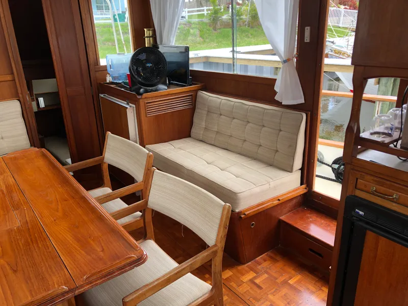 Slide: The Image of Grand Banks 42 Double Cabin 1986 - 6