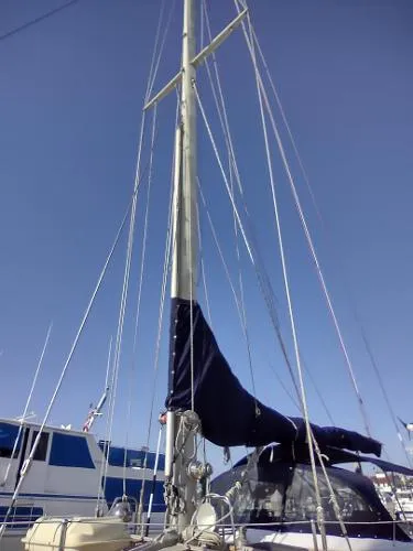 Slide: The Image of Gulfstar Sloop 1981 - 6