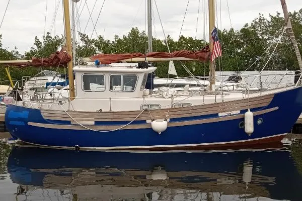 Slide: The Image of Fisher Motorsailer 1984 - 0
