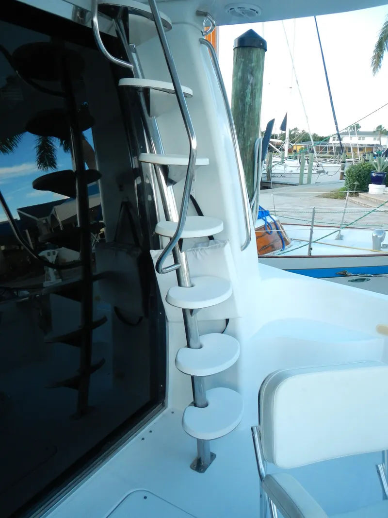 Slide: The Image of Carver Yachts 570 Voyager Pilothouse 2001 - 5