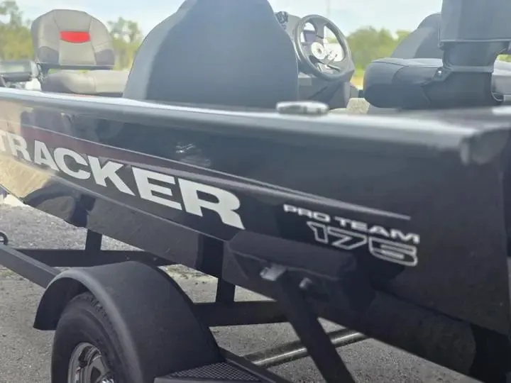 Slide: The Image of Tracker Pro Team 175 boat, model 2026, close-up view. - 3