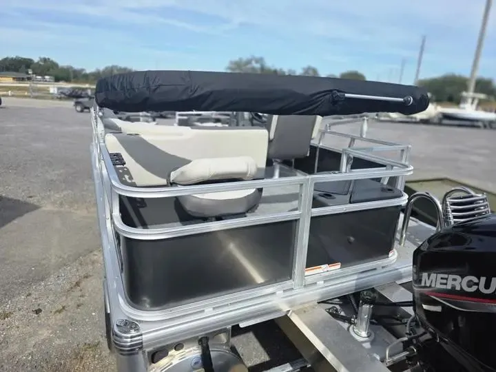 Slide: The Image of Sun Tracker Bass Buggy 18 DLX 2026 - 5