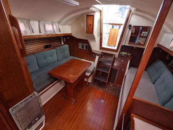 Slide: The Image of Nonsuch 30 Ultra 1987 - 7