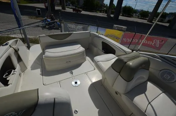 Slide: The Image of Sea Ray 250 Amberjack 2007 - 9