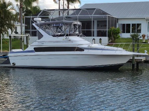Slide: The Image of Carver Yachts 380 Santego 2001 - 0