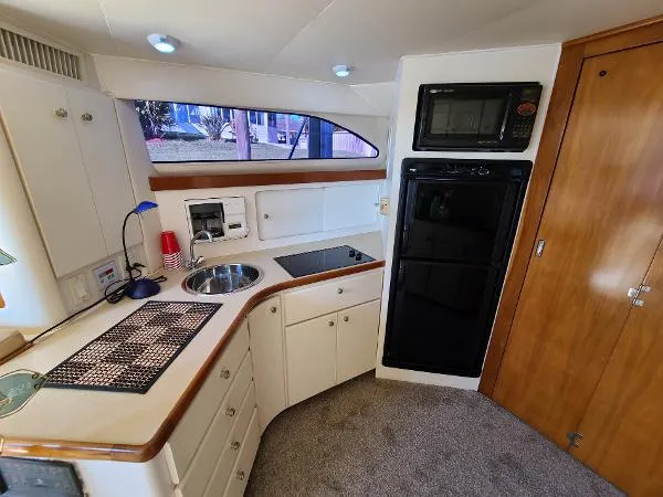 Slide: The Image of Carver Yachts 380 Santego 2001 - 11
