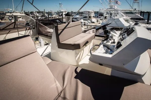 Slide: The Image of Prestige 460 Flybridge 2020 - 10