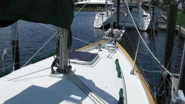 Slide: The Image of Pacific Seacraft Dana 1988 - 2
