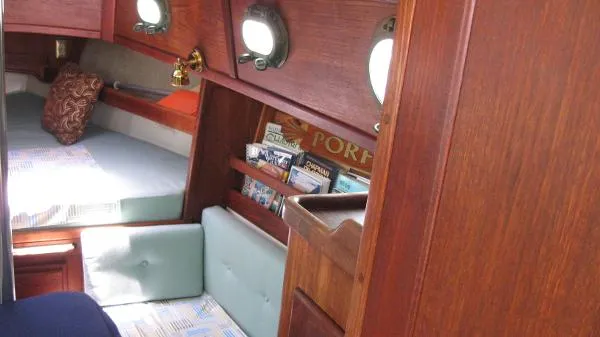 Slide: The Image of Pacific Seacraft Dana 1988 - 5