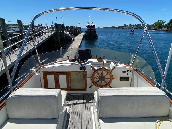 Slide: The Image of Grand Banks 36 Classic 1986 - 11