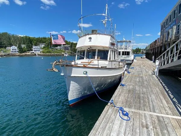 Slide: The Image of Grand Banks 36 Classic 1986 - 4