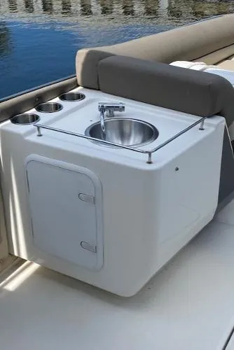 Slide: The Image of Bayliner XR7 2016 - 10