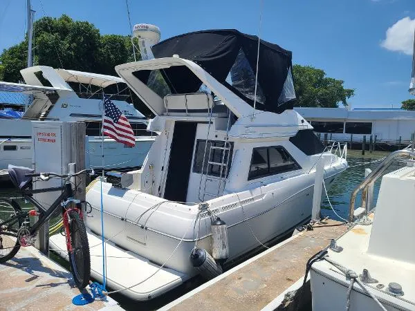 Slide: The Image of Bayliner 3258 Ciera Command Bridge DX 2000 - 2