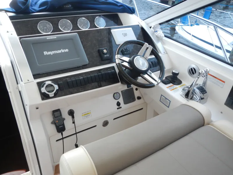 Slide: The Image of Sea Ray 450 Sun Dancer 2012 - 5