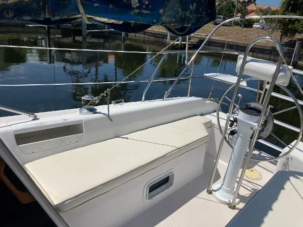 Slide: The Image of Catalina 30 Mk III 1996 - 5