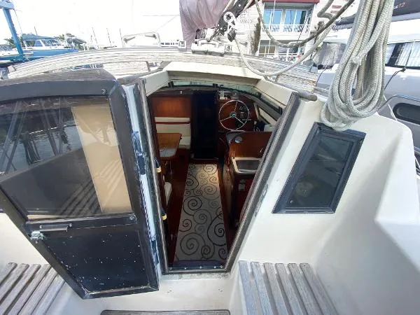 Slide: The Image of Beneteau Evasion 34 1984 - 1