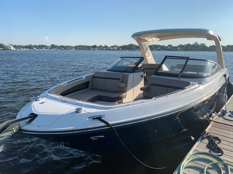Slide: The Image of Sea Ray 31 SLX 2017 - 0