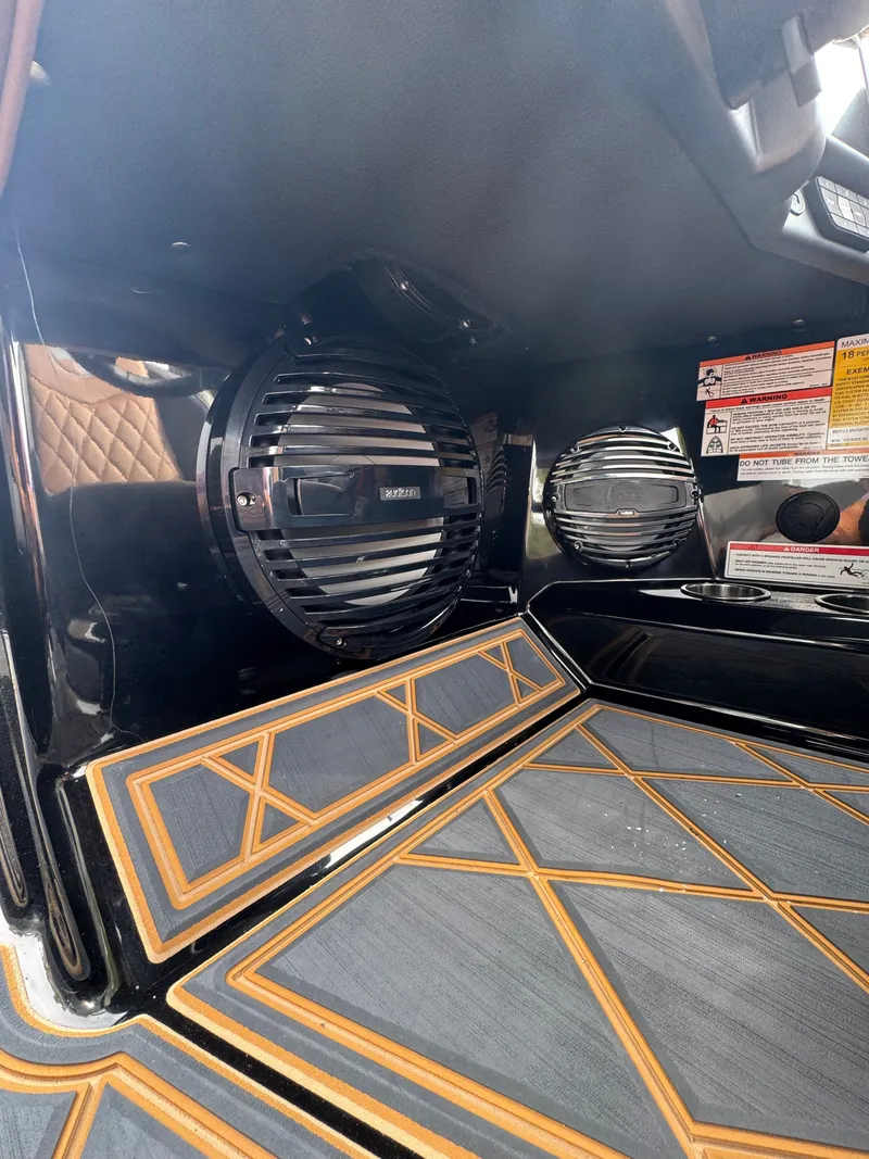 Slide: The Image of Tigé Z5 2026 - 13