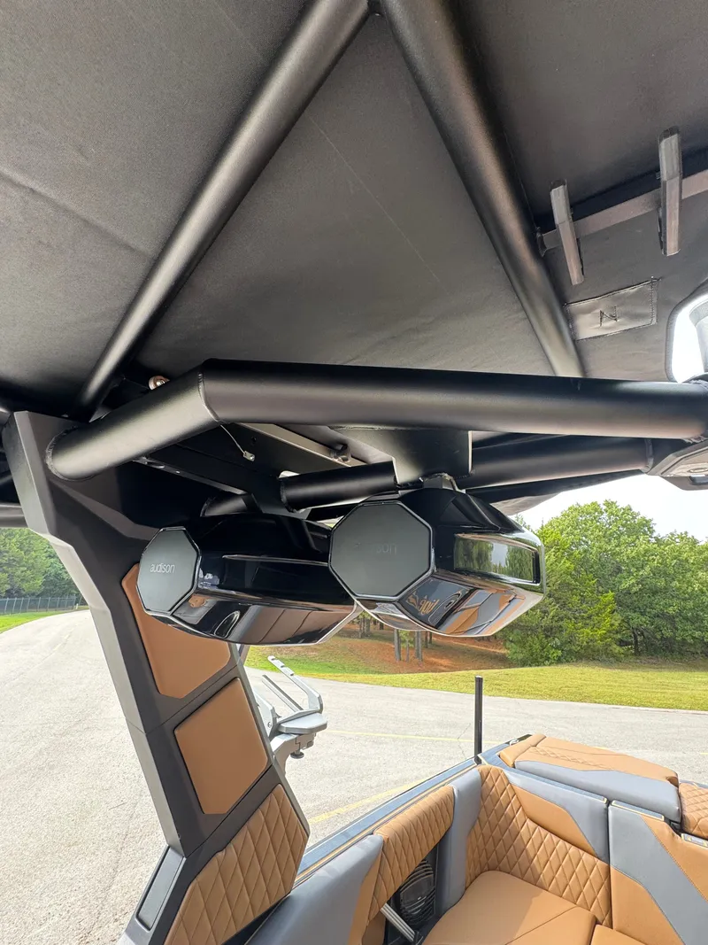 Slide: The Image of Tigé Z5 2026 - 15