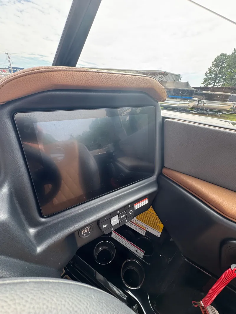 Slide: The Image of Tigé Z5 2026 - 16