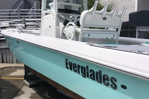 Slide: The Image of Everglades 243 Center Console 2019 - 2
