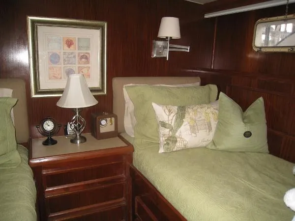 Slide: The Image of Hatteras 53 Motor Yacht ED STABILIZED 1984 - 11