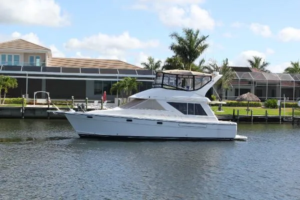 Slide: The Image of Bayliner 3988 Motor Yacht 1996 - 0