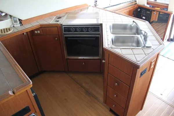 Slide: The Image of Bayliner 3988 Motor Yacht 1996 - 4