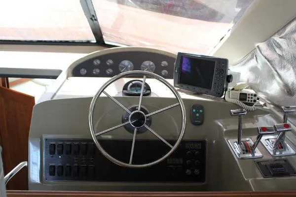 Slide: The Image of Bayliner 3988 Motor Yacht 1996 - 8