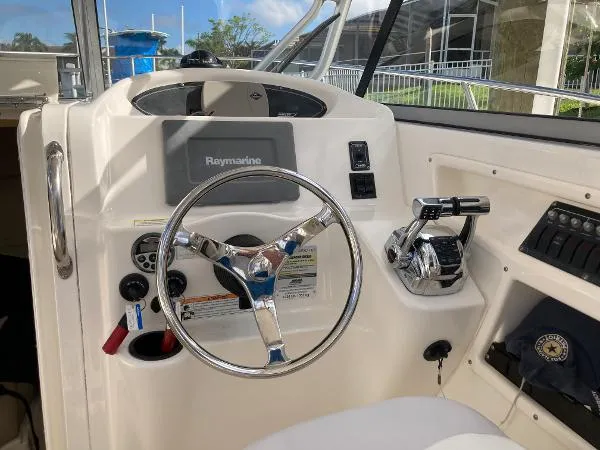 Slide: The Image of Boston Whaler 255 Conquest 2007 - 3