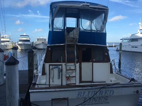 Slide: The Image of Bayliner 3888 Motoryacht 1989 - 1