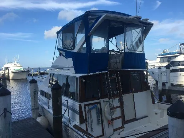 Slide: The Image of Bayliner 3888 Motoryacht 1989 - 3