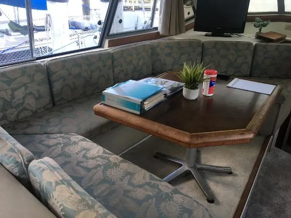 Slide: The Image of Bayliner 3888 Motoryacht 1989 - 6
