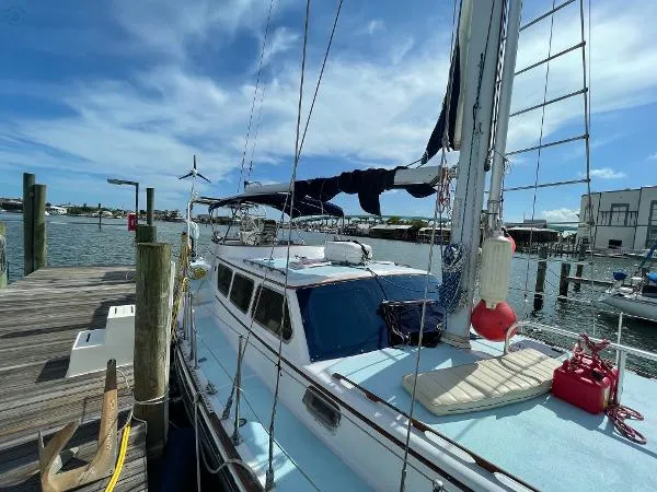 Slide: The Image of Gulfstar 47 Sailmaster 1979 - 3