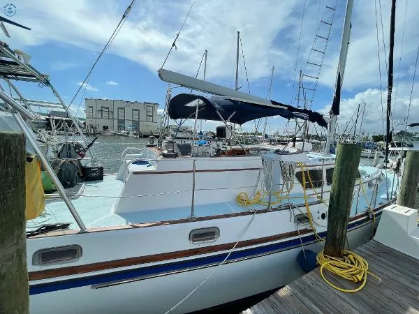 Slide: The Image of Gulfstar 47 Sailmaster 1979 - 5