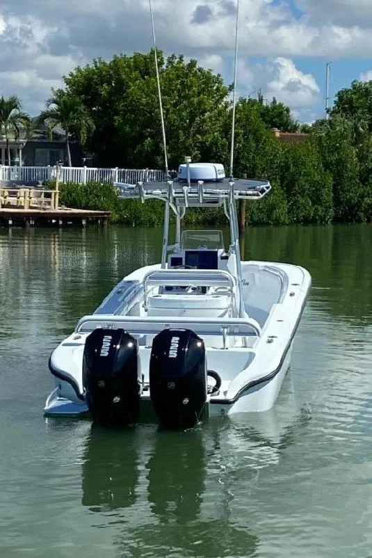 Slide: The Image of Yellowfin 26 Hybrid 2019 - 1